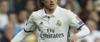 تحول غير متوقع.. مودريتش يقود الإصلاح التكتيكي لريال مدريد أمام بلد الوليد