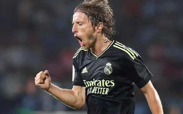 اعتذر بيلينجهام لمشجعي ريال مدريد عن إقصائهم من دوري أبطال أوروبا
