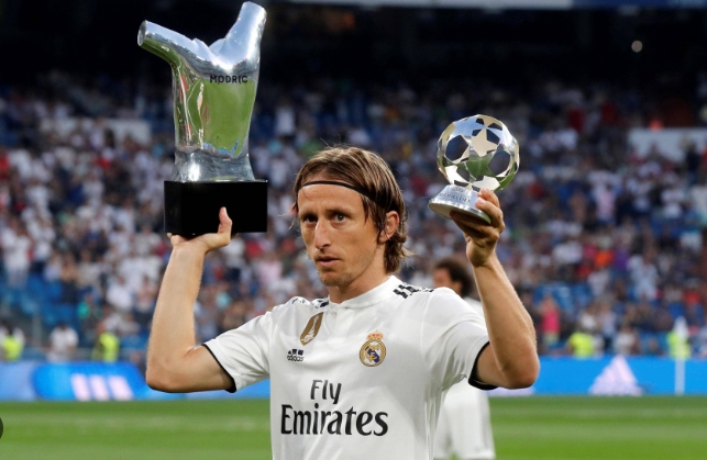 "كنت مستاء حقا" - رد راكيتيتش على مغادرة مودري وترك ريال مدريد