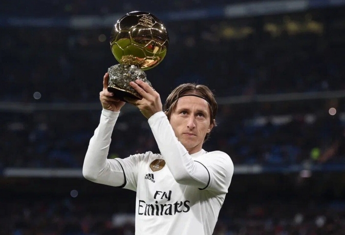 أصبحت تفاصيل انتقال لوكا مودريتش المحتمل إلى ميلانو معروفة